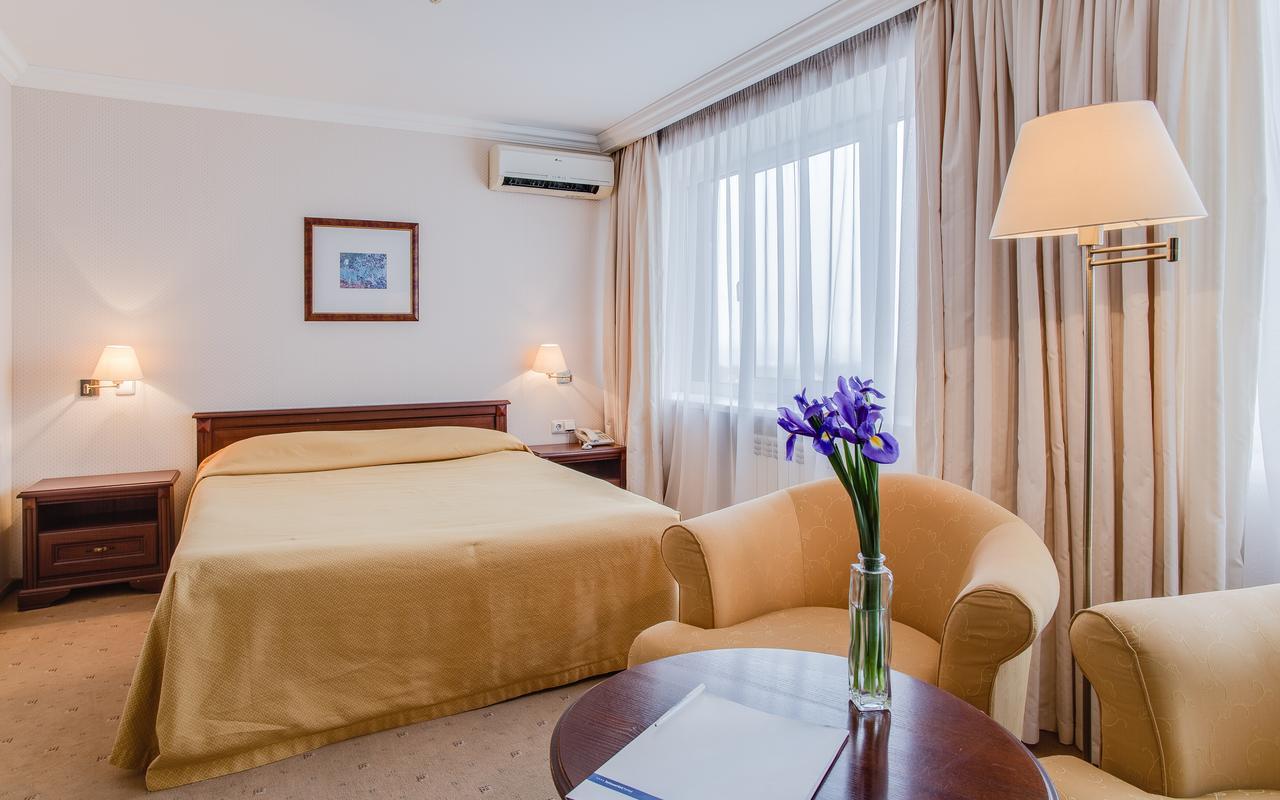 Intourist Hotel Zaporizhia Ngoại thất bức ảnh