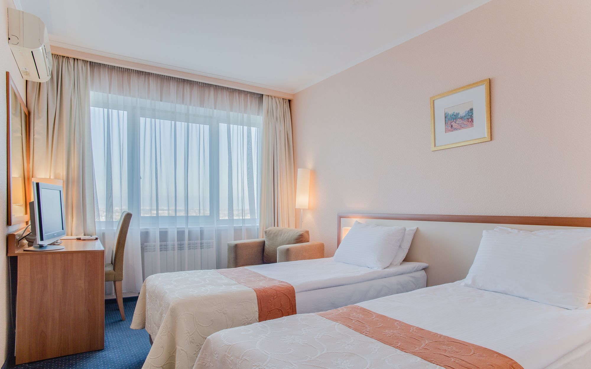 Intourist Hotel Zaporizhia Ngoại thất bức ảnh